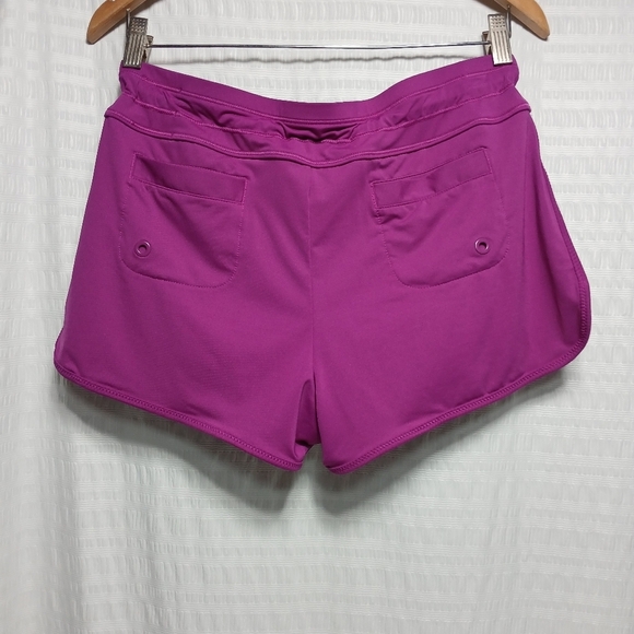 Athleta Women's Athletic Work Out Shorts. Size S - Picture 2 of 4